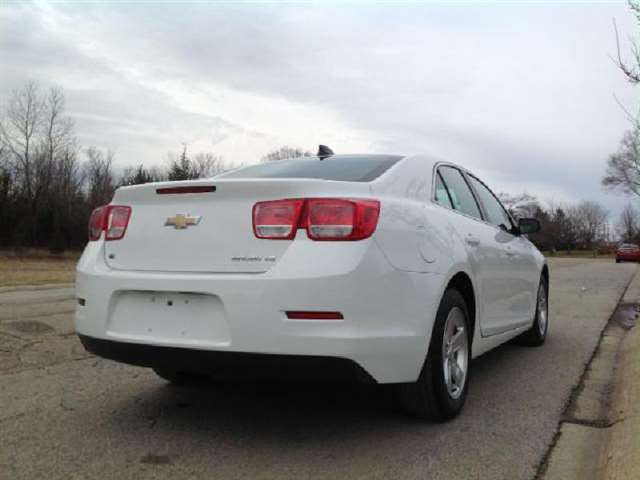 2015 Chevrolet Malibu LS 4DR Sedan